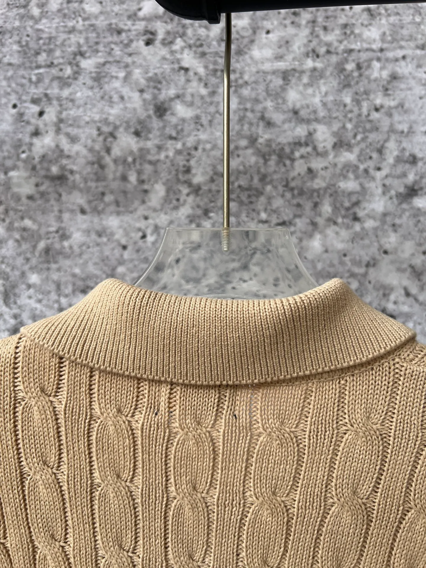 P240 Ralph Lauren fall lapel unisex polo sweater, made of the same pure cotton washed fabric as the original, all craftsmanship details restored to the original, buttoned lapel upper body with a lazy old money style